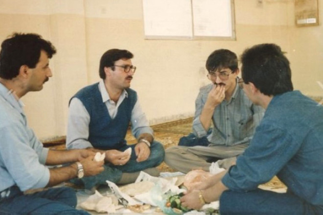 Davutolu ile geirdii gnleri AA muhabiriyle paylaan Demirci, 1988-1989 retim ylnda Trkiye