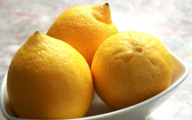 Limon, sindirim sisteminden baklk sistemine destek olmaya, viral enfeksiyonlardan iltihap azaltmaya varncaya kadar salnz iin olduka nemlidir.
