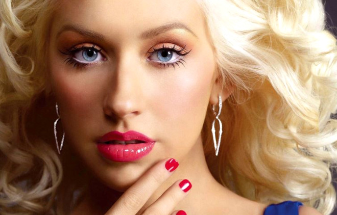 Pazar gnleri plakl: nl arkc Christina Aguilera, ei Jordan Bratman ile ilikilerini nasl seksi tuttuklarn bir rportajnda aklarken, pazar gnlerini 
