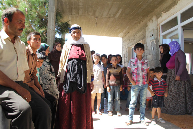 Suriyeli Seydi ailesi ile birlikte evin nfusu 75 kiiye ulat. 

