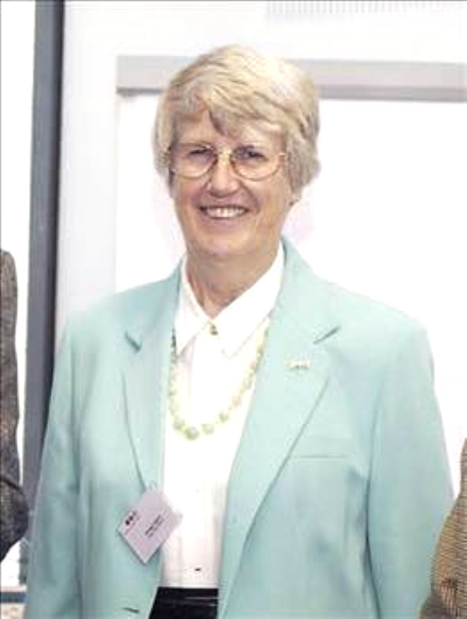 Biyomedikal alanndaki aratrmalaryla tannan 73 yandaki nl ngiliz bilim kadn Dame Bridget Margaret Ogilvie tarafndan kuruldu.
