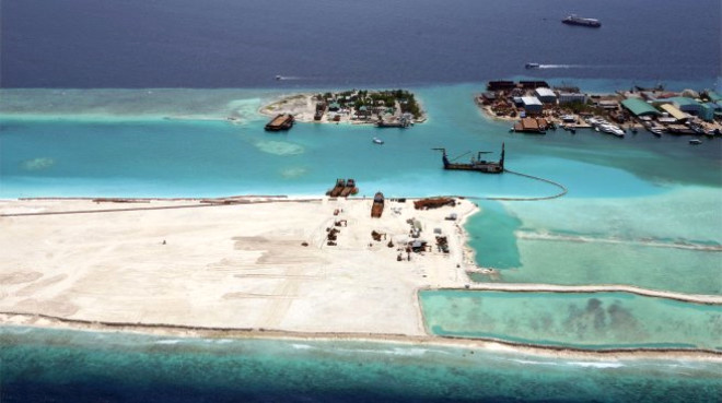 Maldivler deyince akla cennet gibi bir tatil mekan gelir. Ancak adalar u sralar p sorunuyla kar karya.
