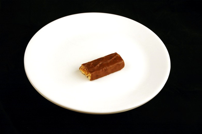 41 gram snickers ikolatas = 200 kalori

