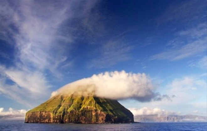 Blgedeki 18 adann en k olan Litla Dimun Adas, ayn zamanda insann yaamad tek ada zelliine sahip.
