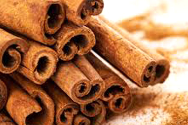 D�zenli bir �ekilde tar��n t�keten insanlarda idrar yolar� enfeksiyonlar� daha az g�r�lmektedir.Tar��n idrar s�kt�r�c�d�r,�drar� art�r�r ve s�kt�r�r.
