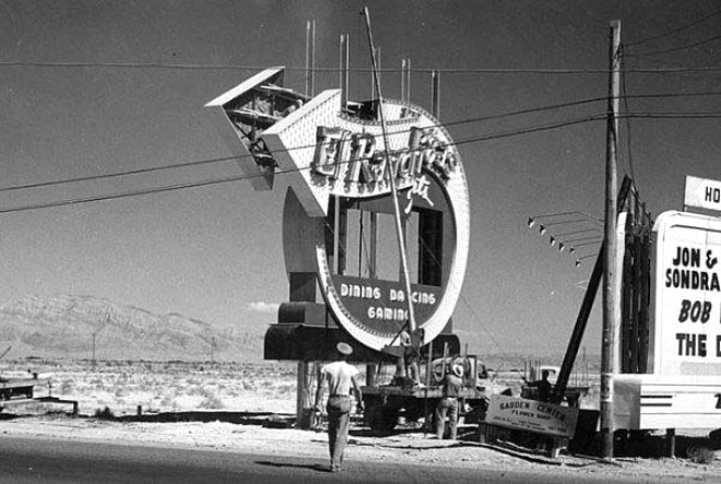 Mehur Las Vegas Strip Otelini gsteren ilk tabela kurulurken (1941)
