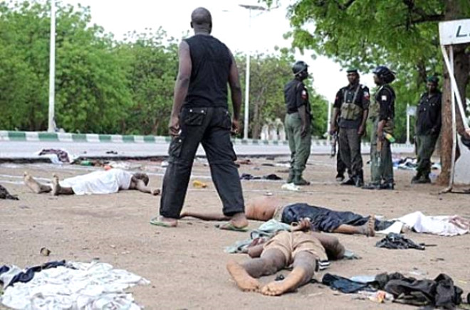 Atekes, lkenin byk blmnde pheyle karlanrken, Boko Haram militanlar atekes ilanndan sonra Nijerya