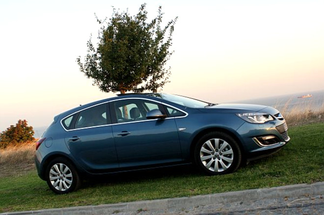 Yeni Astra Sedan Edition donanm paketinde 54.990 tl