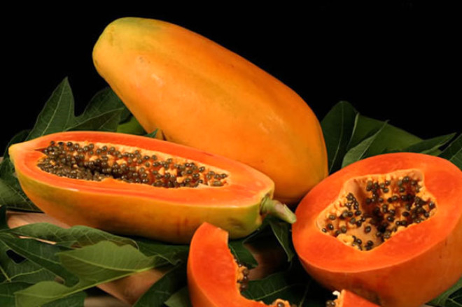 9-Papaya: Tropikal meyve olan papaya 185 miligram C vitamini ierir. Gnlk ihtiyacn 2.5 kat.
