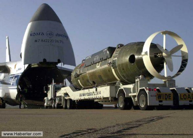120 ton yk kaldrma kapasitesi ve 392 ton toplam uu arlna sahip AN-124 "Ruslan" kargo uaklar dnyann en bykleri arasnda saylyor.
