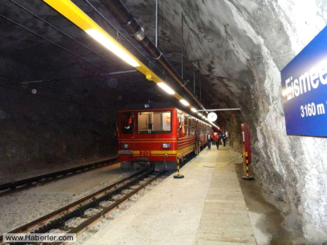 Jungfrau demiryolu, 7,5 kilometrelik tnelde bin 500 metre irtifa kazanlyor.
