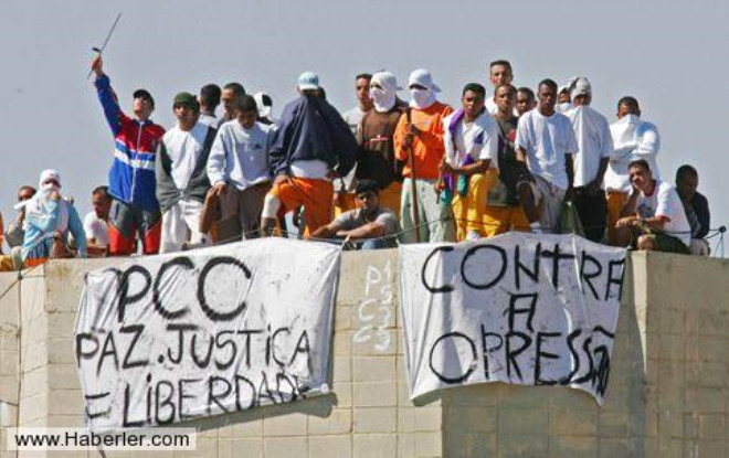 2006 maysnda ete, btn Sao Paolo ehrini neredeyse bir hafta boyunca kuatma altna ald ve bu srada ete yeleri, polis memurlarn vahice ldrp, hkmet binalarn yakt.
