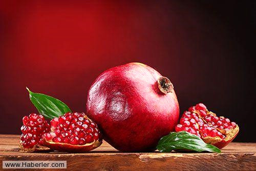 �ncelikle kabu�uyla ba�lamak gerekirse, asl�nda nar suyundan daha zengin bile�enlere sahip. Kuvvetli antioksidan etki g�steren nar kabu�u �zellikle kanser geli�imini etkilemektedir. Meme, prostat, yemek borusu, barsak ve cilt kanserine kar�� koruyucu etki g�stermektedir.

