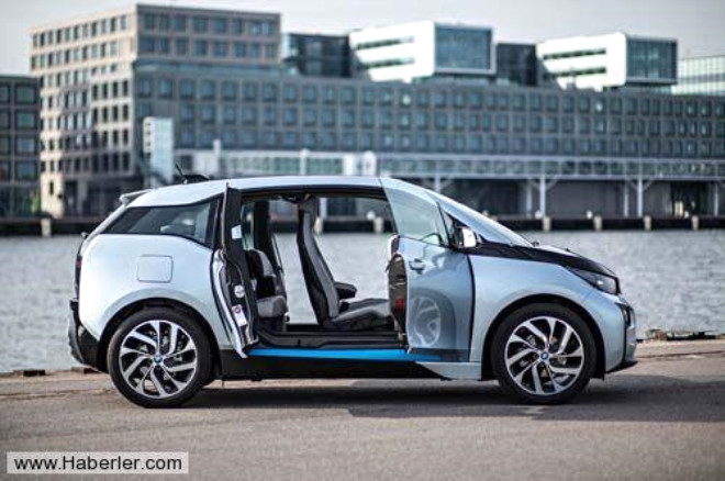 lkemizde getiimiz aylarda sata kan ilk premium elektrikli ara nvanna sahip olan BMW i3, yln en evreci otomobili seildi.
