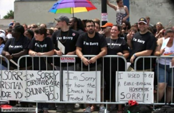 Chicago hristiyanlar, kilisenin homofobik tavr iin gaylerden zr dilemek amacyla gsteri yapt...

