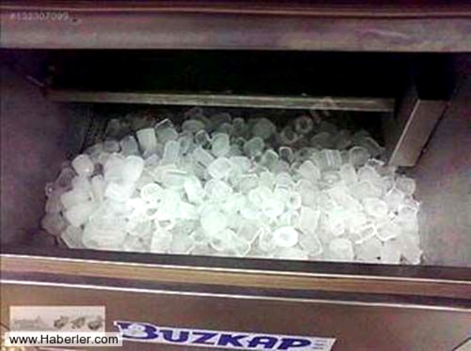 Restoranlardaki buz makineleri hi de temiz deildir. zellikle 