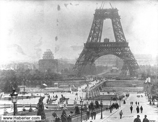Eiffel Kulesi inaat, 1888
