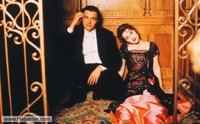 Leonardo DiCaprio ve Kate Winslet Titanic filminin setinde, 1997
