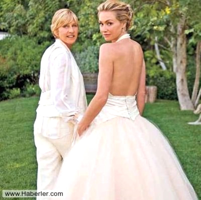 Ellen DeGeneres - Portia de Rossi /

ki nl isim 17 Austos 2008 tarihinde Beverly Hills
