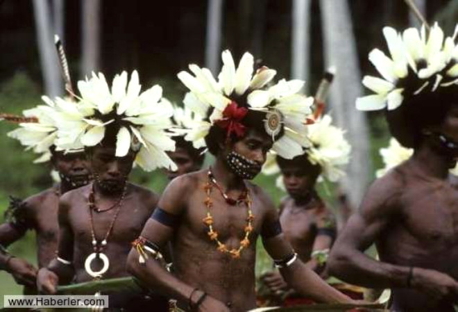 PAPUA YEN GNE - SAMBAN KABLES /




Yine Papua Yeni Gine Sambian kabilesinin cinsel alkanlklar Trobriand
