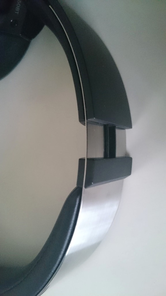 <p>E�le�tirme sonras�nda 10 metrelik alan i�inde sorunsuz bir �ekilde Bluetooth �zerinden ileti�im sa�layabiliyorsunuz. Dilerseniz kablolu olarak kullan�m i�in 3.5 mm