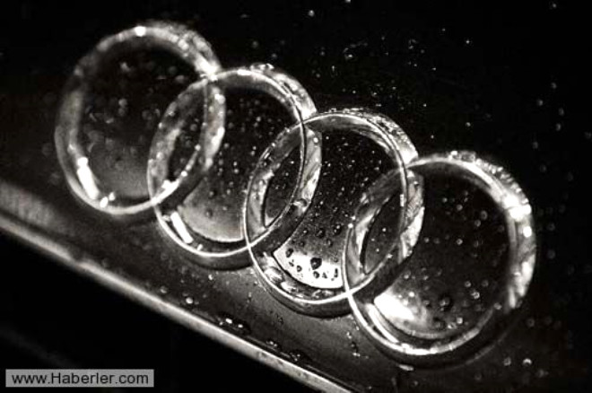 
Audi: Amblemdeki drt yzk araba birlii iin bir araya gelip ittifak kuran drt firmay simgeliyor. Audi ismi, firmann eski yneticilerinden olan mhendis August Horch tarafndan verildi.

