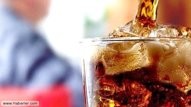 Yllardr komplo teorilerinin deimez konusu olan ve iinde bulunan maddeler hakknda sklkla speklasyonlar retilen Coca Cola