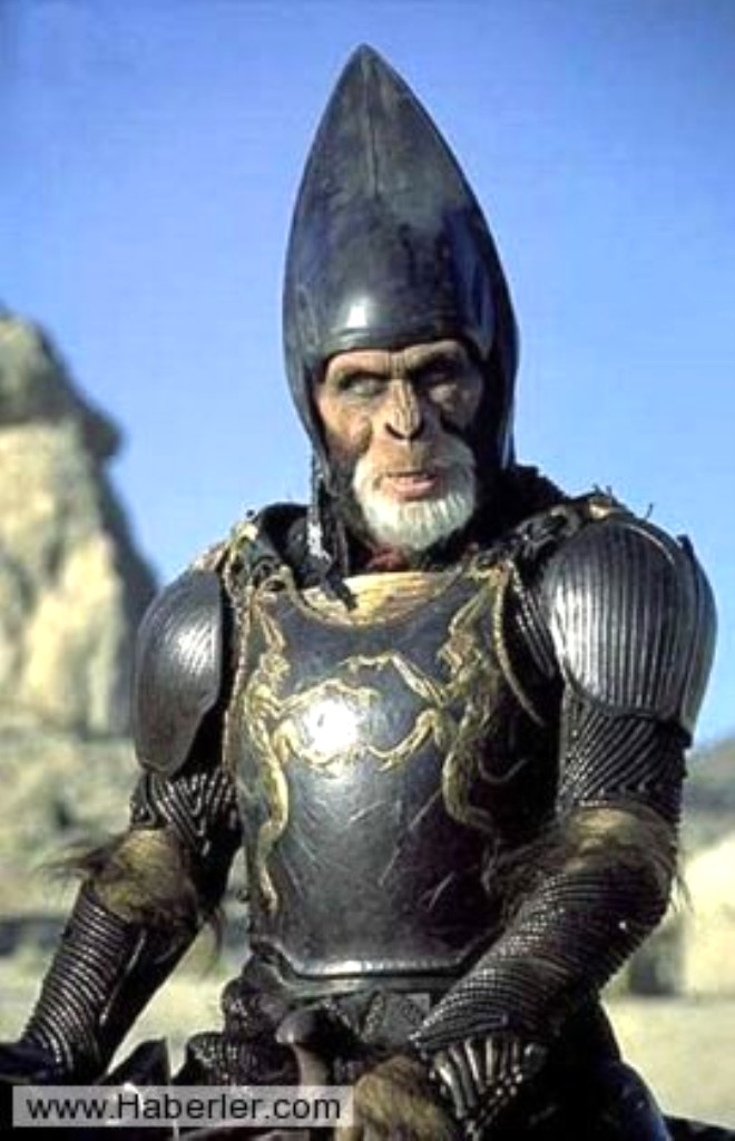 Sinemada maskelerinin ve kostmlerinin altnda grdmz aktrlerin gerek yzleri ve filmlerdeki karakterleri. / Tim Roth  Planet of the Apes / Thade

 
