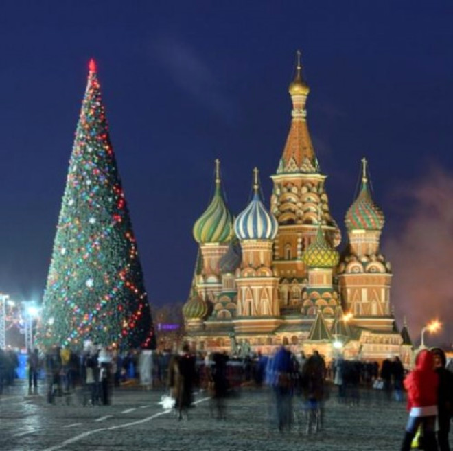 Ruslar, dier Hristiyan toplumlarndan farkl olarak, Noel yerine yeni ylda kutlama yaparlar.
 
