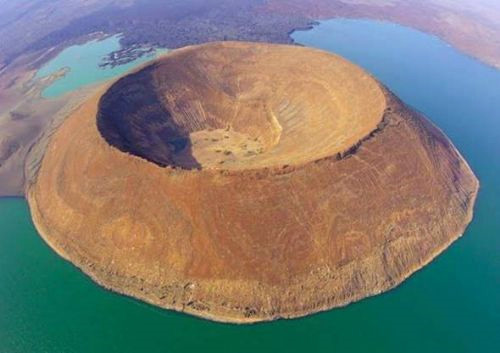 07. Nabiyotum Crater � Kenya 
 
