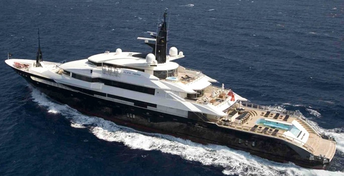 9) Seven Seas 

Fiyat�: 200 Milyon dolar

Bu muhte�em yat Hollandal� Oceanco adl� firma taraf�ndan in�a edildi. 7 harikulade suite odas� olan Seven Seas