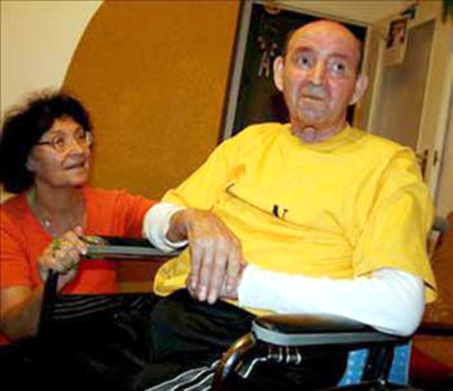Ancak 12 Nisan 2007 gn komadan kmay baard. lgin olan Grzebski komaya girmeden nce Polonya