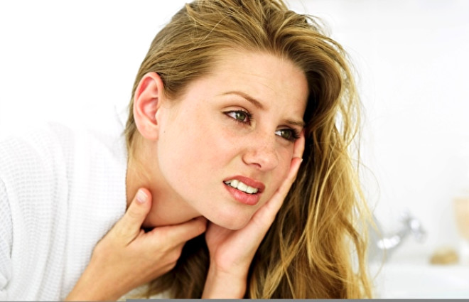5 - Yutkunma problemi ve kronik ses kskl. Bunlar dudaklarda iyilemeyen yaralar, sra d kanamalar, azda ar ve uyuma, kronik grtlak iltihab, az kanserinin belirtileri olabilir.
