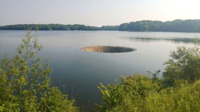Glory Hole / Monticello Dam U.S.A 

ABD