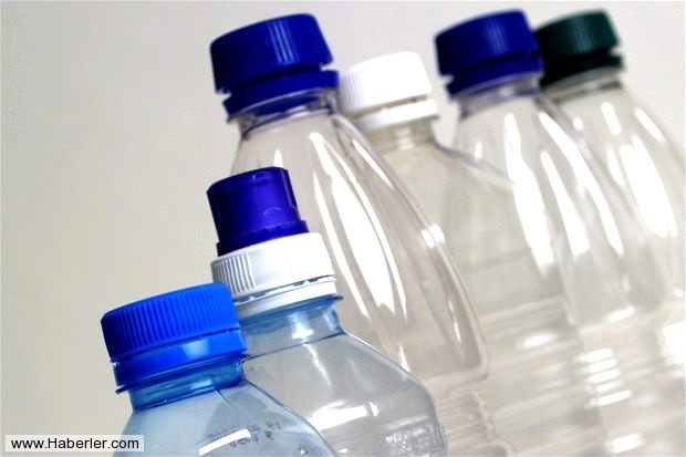 Amerikal�lar ��pe saatte 2.5 milyon plastik �i�e at�yor, yani her �� haftada bir Ay`a ula�maya yetecek uzunlukta �i�e birikiyor.
