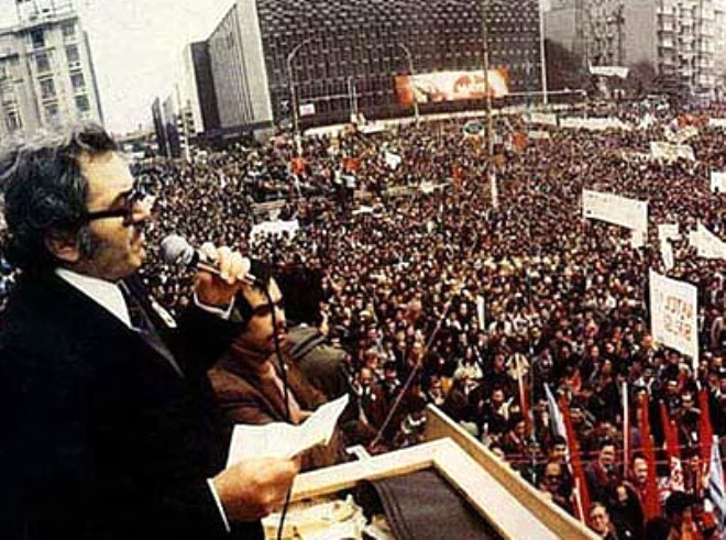 DSK bakan Kemal Trkler konumasnn sonlarna doru meydanda silah sesleri duyuldu.
