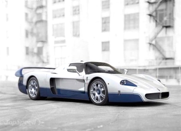 2005 Maserati MC12<br />
�ki italyan devinin ortak yap�m� ile toplam 50 tane �retilen Maserati