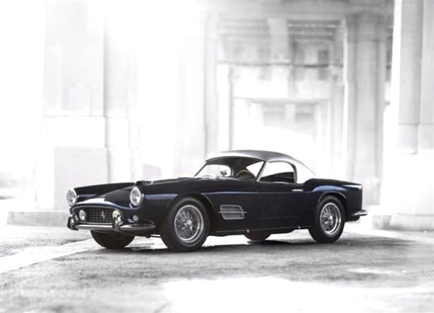 1959 Ferrari 250 GT LWB California Spider<br />
�lk sahibi bir prens olan Alvise Hercolani taraf�ndan s�f�r al�nan bu nadide Ferarri daha sonra bir �ok �nl� sima taraf�ndan kullan�ld�.
