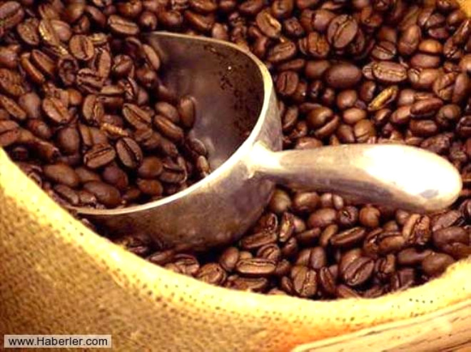 8- KAHVE: Kahve ieriinde bulunan kafein nedeniyle beslenme uzmanlar pek nermez. Fakat yaplan aratrmalara gre her gn bir fincan kahve mutlaka iilmelidir.
