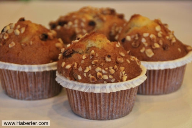 Muffin: Piyasada satlan kepekli muffinler eker ve ya ynnden 500 civar kalori ieriyor.
