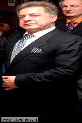 Tolgahan bug�n ar�k orta ya�l�.. Ama hala hayat�n�n merkezinde dans yer al�yor.olgahan bug�n ar�k orta ya�l�.. Ama hala hayat�n�n merkezinde dans yer al�yor.
