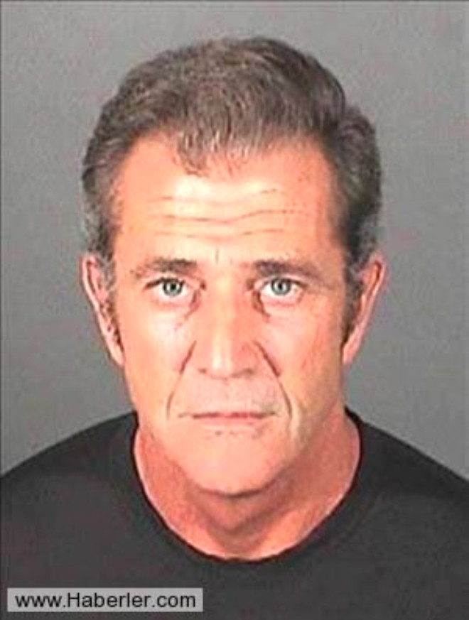 Yakkl yldz Mel Gibson, parlak kariyeri ile olduu kadar zel hayatndaki taknlklaryla da tannyor.

