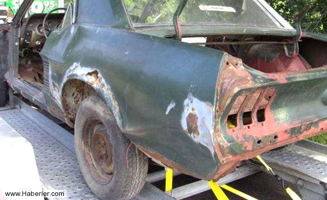 Hurda halde ustalar�n eline b�rak�lan 1967 model Mustang, inan�lmas� g�� bir restorasyon ile adeta yeniden do�uyor.
