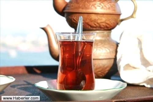 Bal�k vb. �r�nleri elledi�inizde a��r bir kokuya sebep olur. �stelik y�kamayla da hemen ge�mez. Ancak demli �ay ile elinizi y�kad���n�zda kokudan eser kalmaz. ��ildi�inde ise metabolizmay� g��lendirir ve depresyona engel olur. Kan dola��m�na fayda sa�lar. Bo�alt�m sistemine de direk etki edip idrar�n d��ar� at�l�m�n� kolayla�t�r�r.
