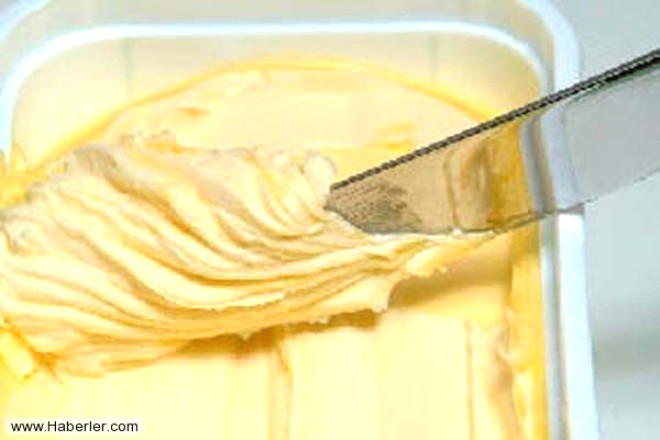 Tereya ve margarin: Tereya ya da margarin doymu ya ieriyor. Margarinde ayrca trans ya da bulunuyor. Trans ya iermeyen bitkisel ya- margarin karmlarn deneyin. Ya da en iyisi margarine hi balamayn.
