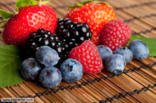 Bu meyvelerde flavonoid adnda bir bileen bulunmaktadr ve bu bileen ya depolanmasn tetikleyen genetik yapy durdurmaktadr.
