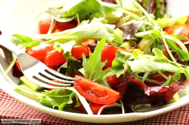 Salata tketimi Miktar olarak fazla, kalori asndan dk seviyedeki yeilliklerden faydalanmakta yarar var. O yzden nlerinizde bolca salata tketmelisiniz. Mynet
