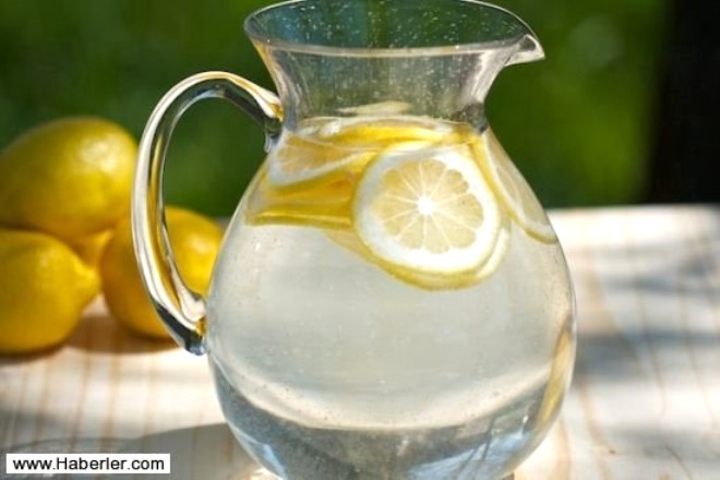 Bir ay ka tuzu, limon suyuyla kartrn ve enfekte olan blgeye uygulayn.
