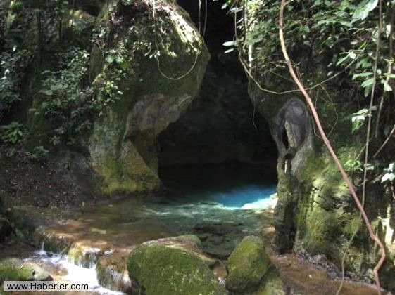 Actun Tunichil Muknal Ma�aras�: Belize
