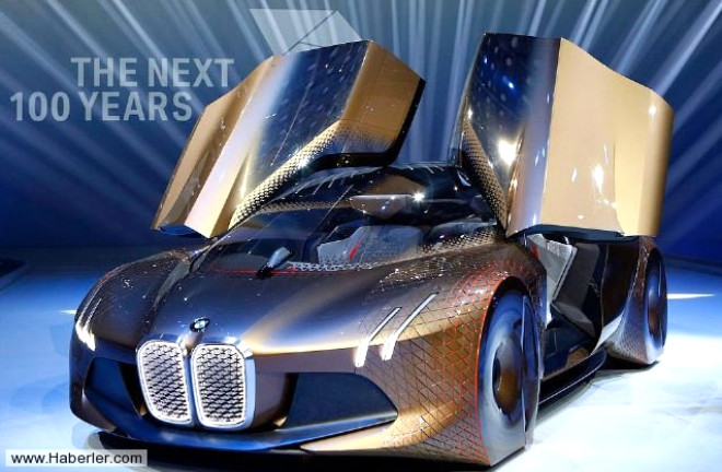 BMW 100. yl dnmn adndan da belli olan Vision Next 100 concept modelini tantarak kutlad. Ara, Bavyeral firmann yeni yzyla nasl bir bak olduunu gsteriyor.
